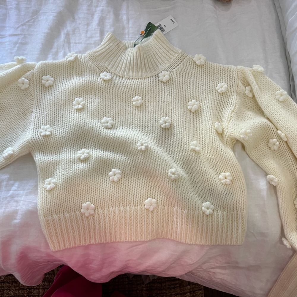 Farm Rio women’s white handmade flowers sweater